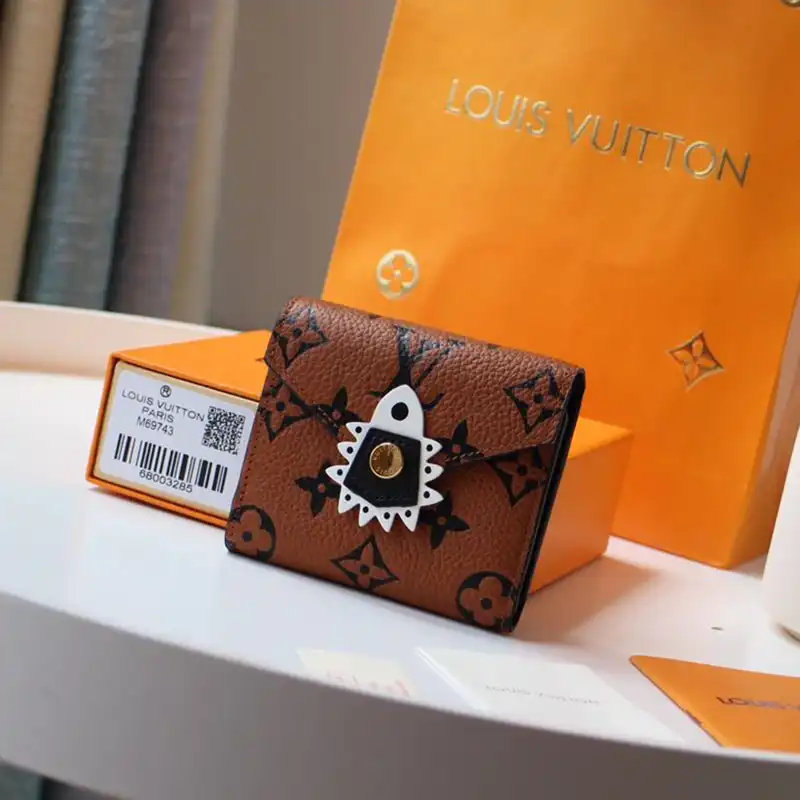 Affordable LV Bags 208B570079 0129