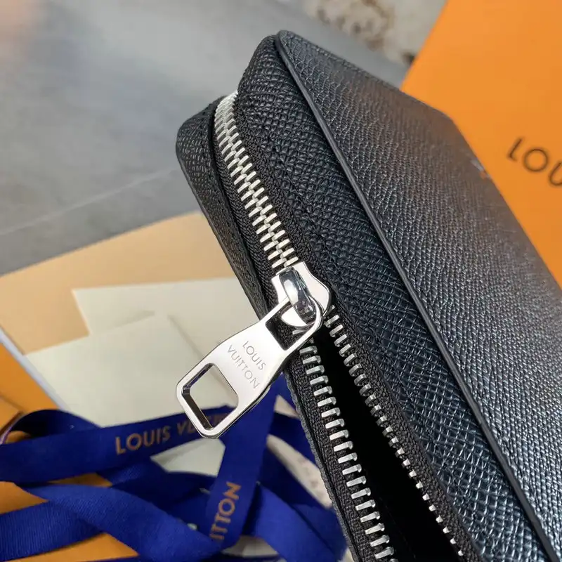 Affordable LV Bag 2209YZ0038 0124