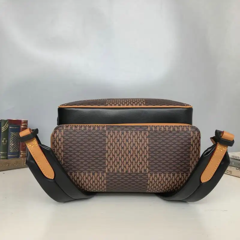 Affordable LV Bags 206B570107 0127