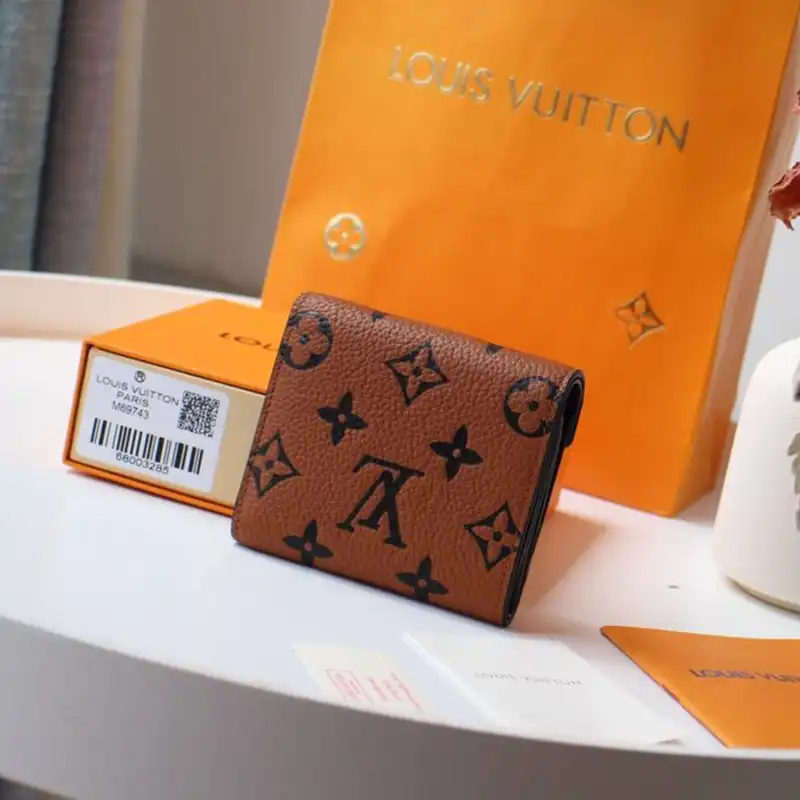 Affordable LV Bags 208B570079 0129