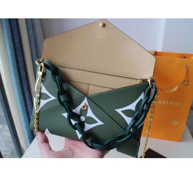 Affordable LV Bags 19B570241 0218